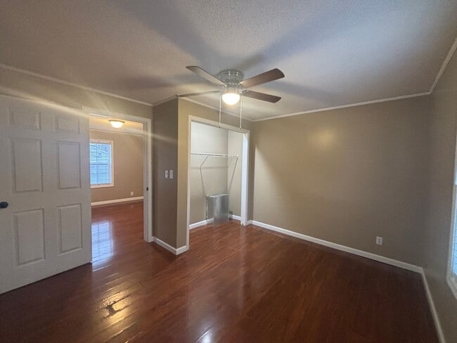 Photo - Coming Soon! Charming 2 bedroom/1 Bath Home in Desirable Area $1350