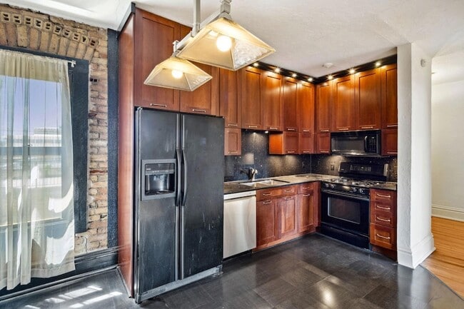 Building Photo - 11 S 12th St Rental