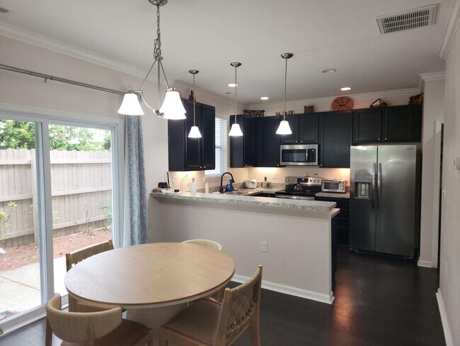 Photo - 4156 Clarendon Wy