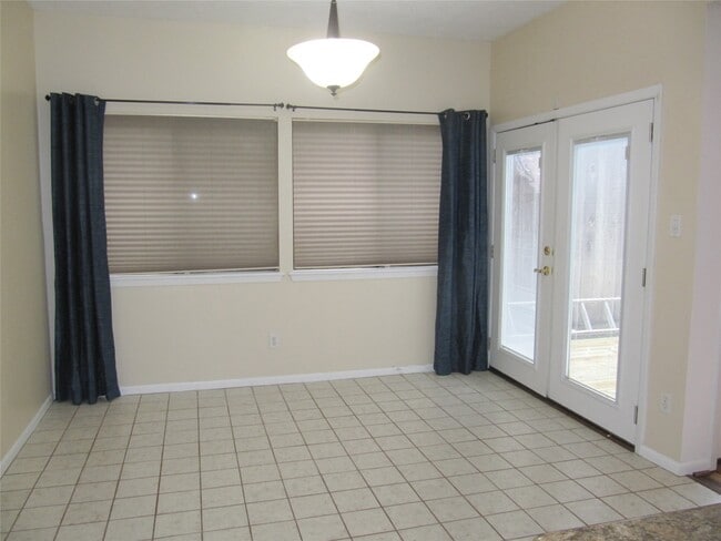 Photo - 109 W 10th St
