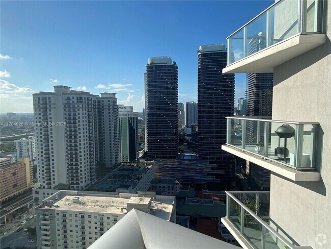 Building Photo - 1100 South Miami Avenue Apt #3106, Miami, ... Unit 3106