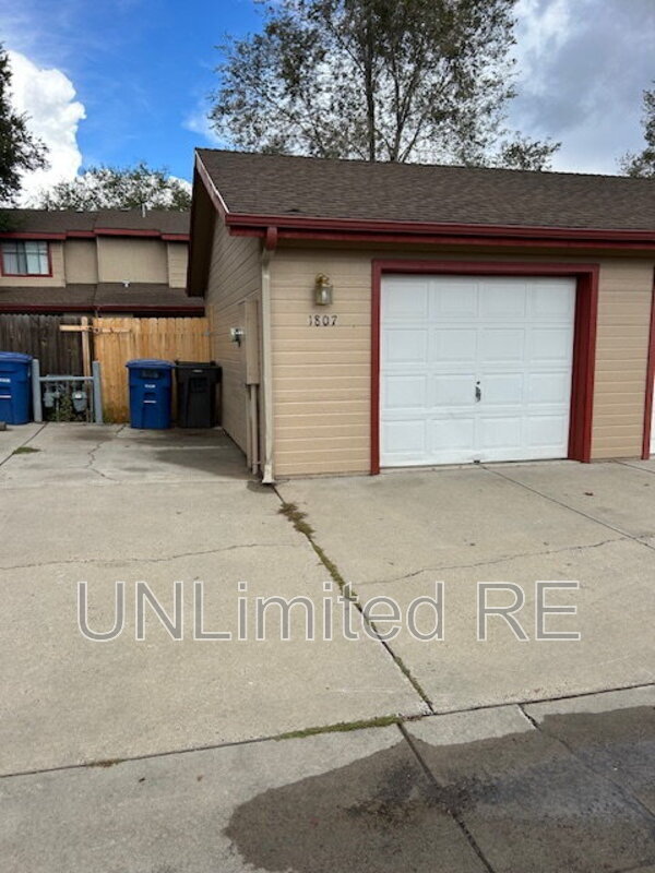 Photo - 1807 N Main St