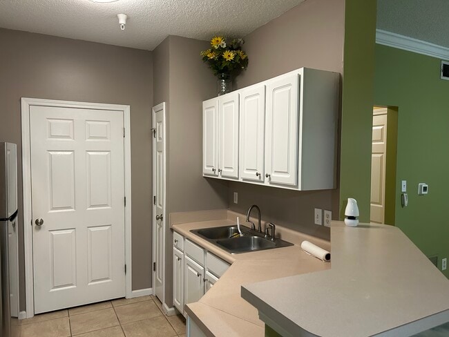 Photo - 1103 Walden Park Dr Unidad Cozy Condo