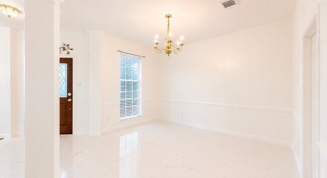 Photo - 423 Blossomwood Dr