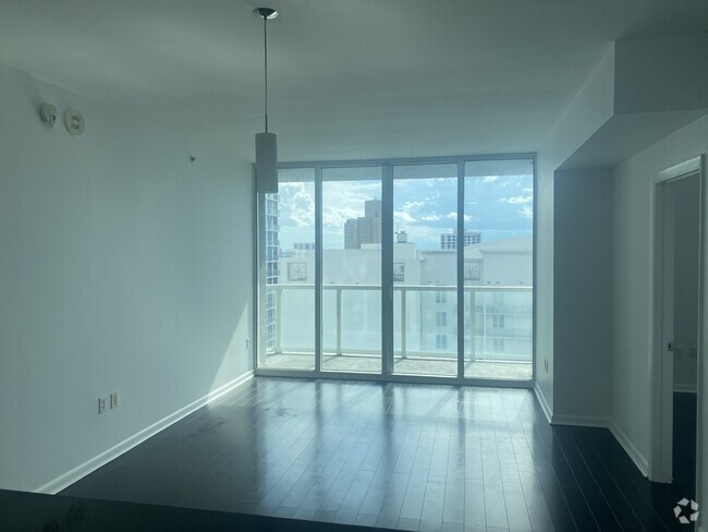 Building Photo - 244 Biscayne Blvd Unit 2610 Rental