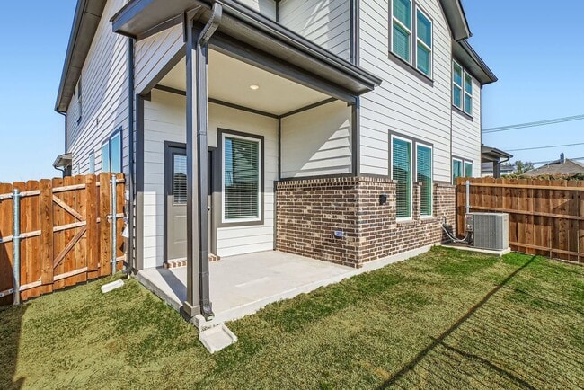 Photo - 8119 Sawyer Dr