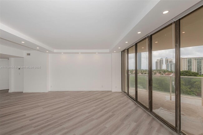 Photo - 19500 Turnberry Way Unit 6E