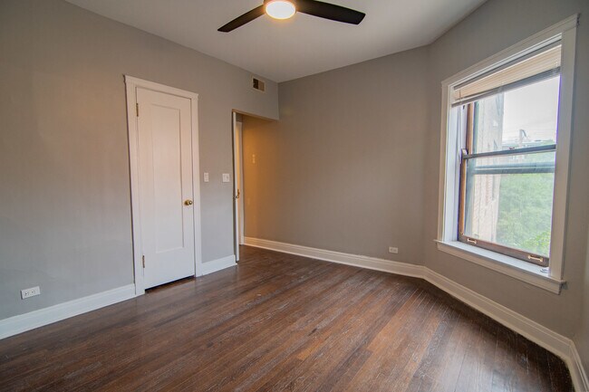 Photo - 844 W Lakeside Pl