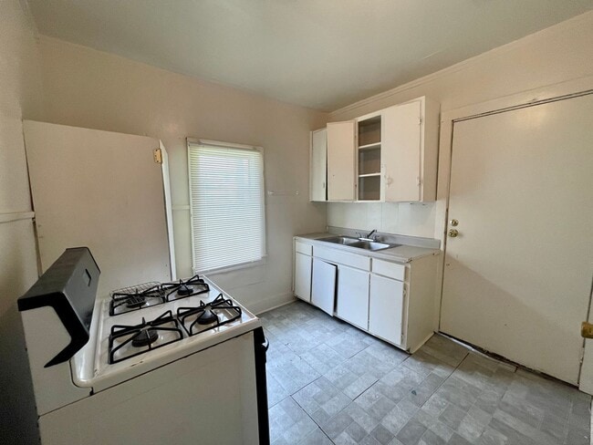Photo - 840 Peach Ave