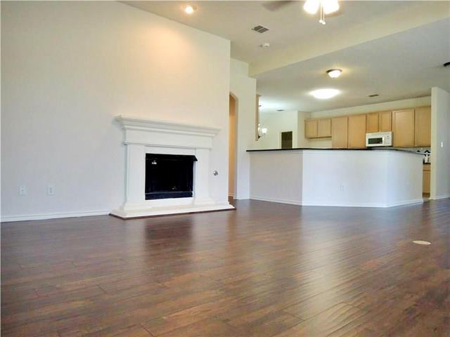 Photo - 160 Fallkirk Dr