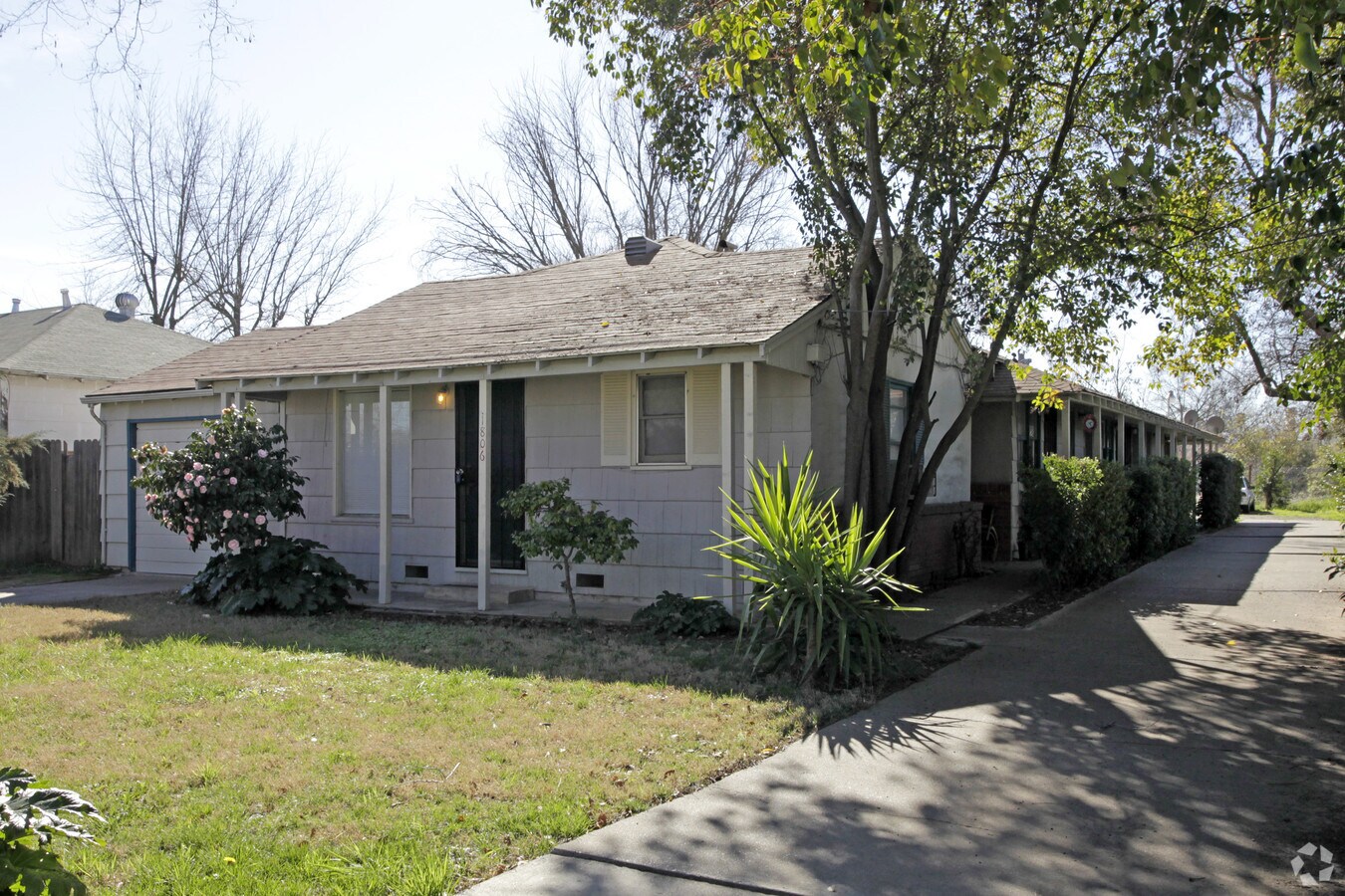 Photo - 1806 Iris Ave Apartments