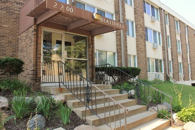 Photo - Blaisdell Apartments
