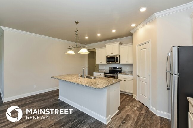 Photo - 303 Addison Ct