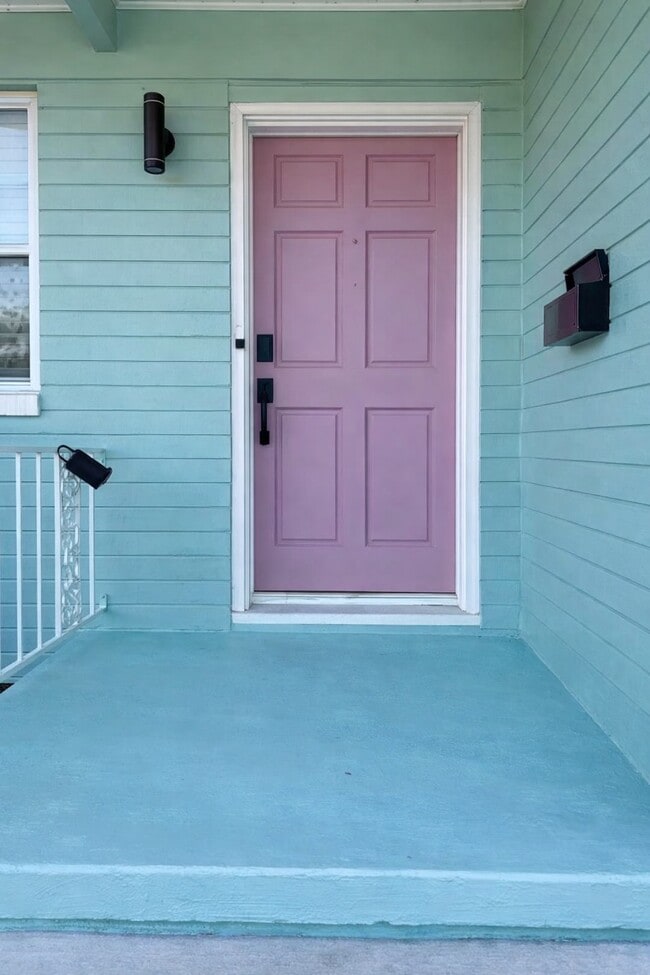 Photo - 6910 Corkwood Rd