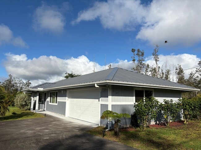 Building Photo - 16-2095 Rainbow Dr