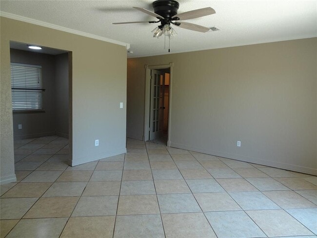 600 Oak Creek Dr