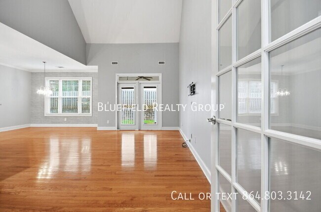 Photo - 1 Edge Ct