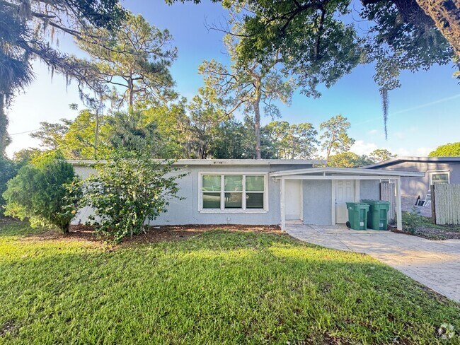 Building Photo - "Convinient 3-Bed, 2-Bath Home with 1600 S...