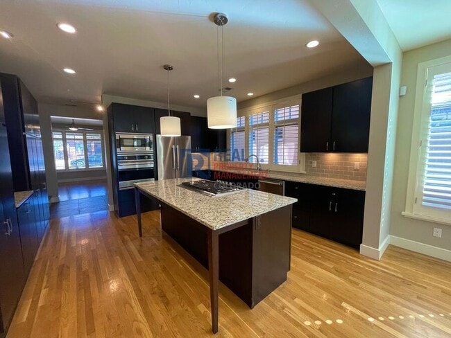 Photo - 233 S Pearl St