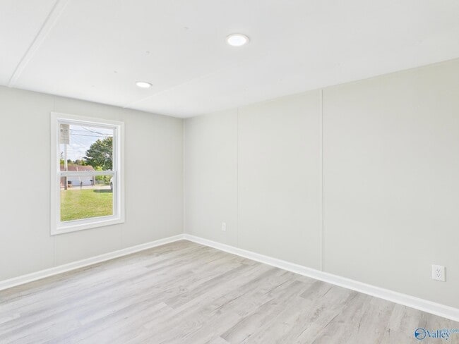 Photo - 877 Rolan Gooch Rd