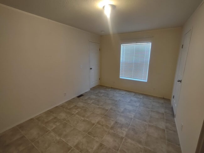 Photo - 2304 Wellington Green Dr