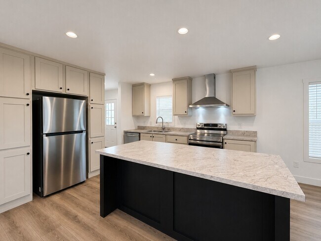 Photo - 2060 N Center St