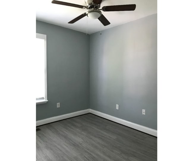 5324 Ready Ave Unit G AVAILABLE $600 G - New Room