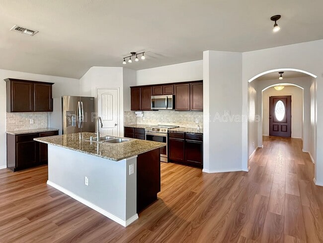 Photo - 1305 Savannah Ridge Dr
