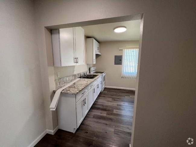 Building Photo - 938 N Van Ness Ave Rental