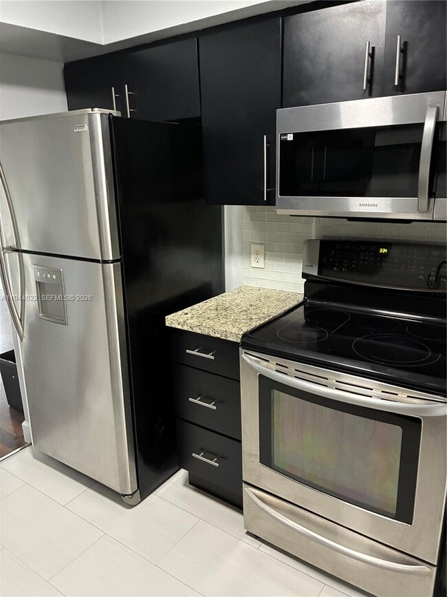 Building Photo - 2481 SW 82nd Ave Unit 203