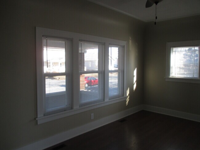 1745 W Locust St Unit 1