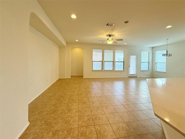 Photo - 1140 Yellow Iris Rd