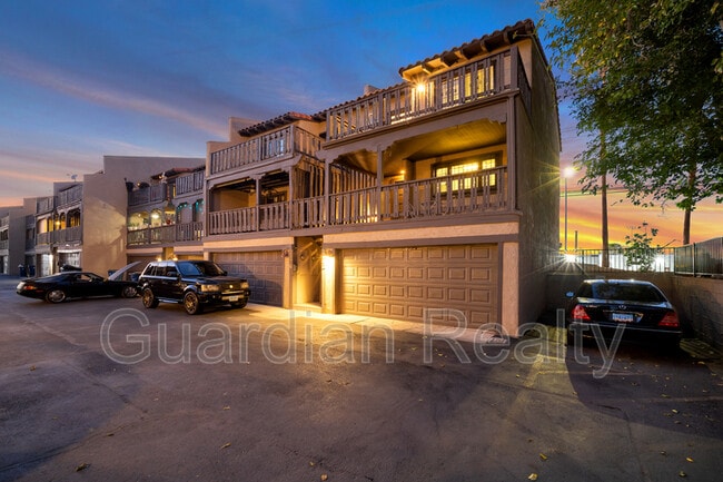 Building Photo - 2882 Calle Del Oro