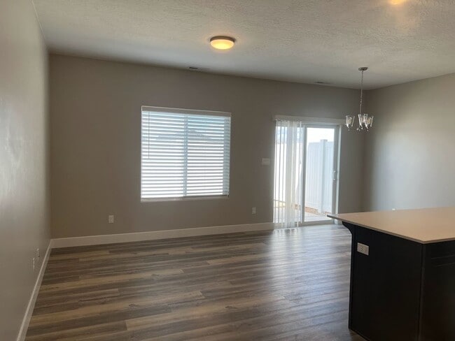 Photo - Cedar Reserves Town Home!