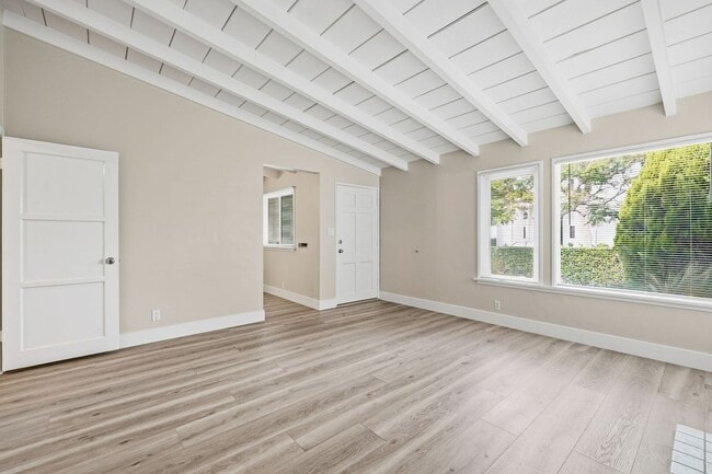 Photo - 610 Heliotrope Ave Unit 610