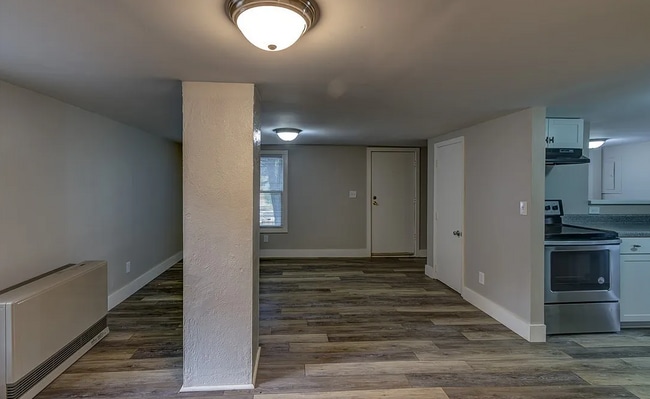 Building Photo - 183 Hillside Dr Unit 1832 Hillside Dr Duplex