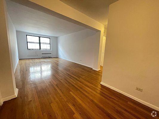 Building Photo - 1 bedroom in BRONX NY 10452 Unit 5J Rental