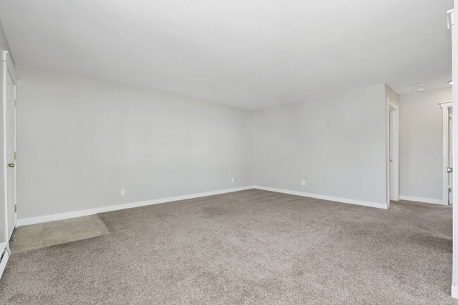Photo - 418 Stow Ave S Unit 3
