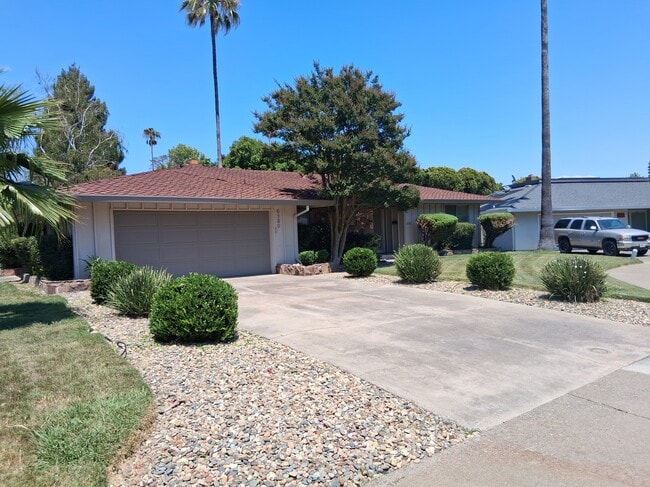 Building Photo - 6580 Harmon Dr Unit 6580 Harmon Drive