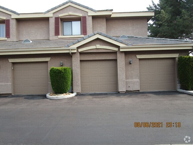 Building Photo - Move in Special Rental
