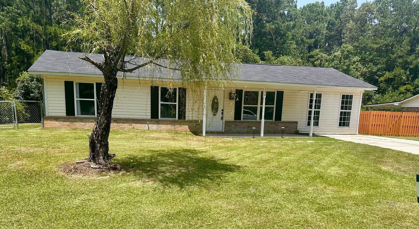 Charming 3 bedroom, 1 bath home with bonus room - Charming 3 bedroom, 1 bath home with bonus room