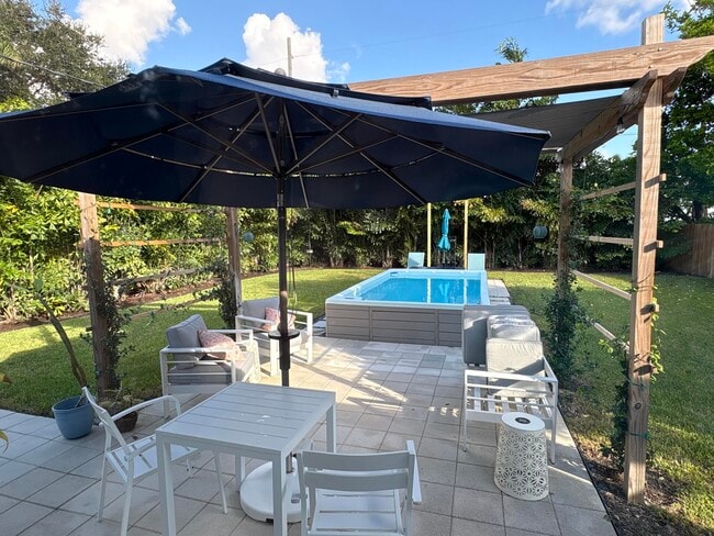 Photo - 127 SW 10th Ave