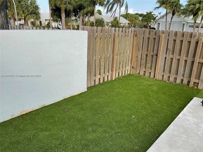 Photo - 10397 SW 209th Ln Unit 0