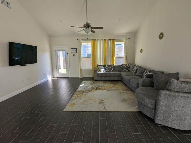 Photo - 9905 Quercia Dr