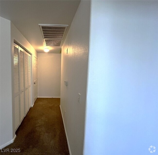 Building Photo - 5855 Valley Dr Unit 1081 Rental