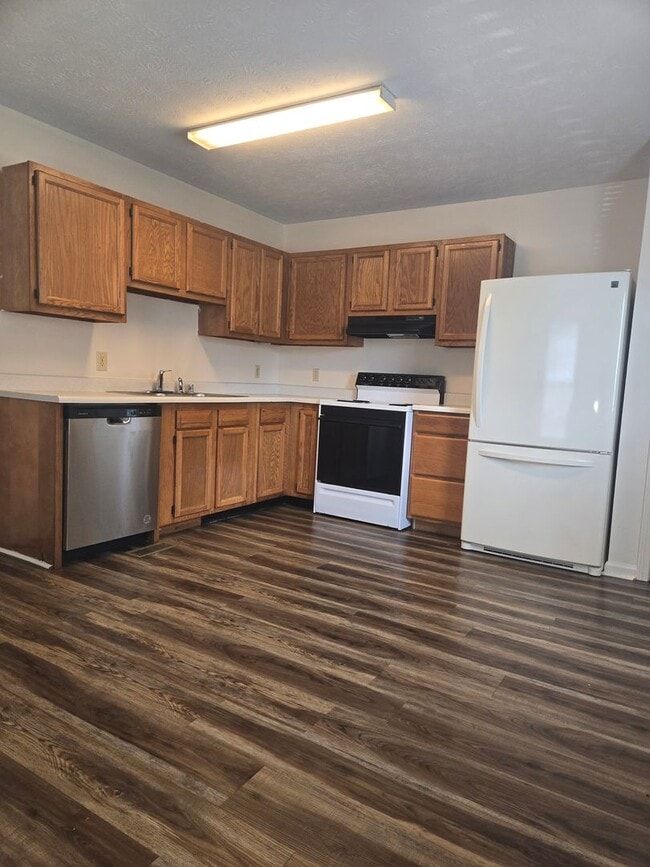 Building Photo - 122 Madison Spring Unit 122 Madison Springs