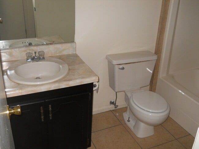 Photo - 3846MAN Unit MANORCOURT-3846MANO-A