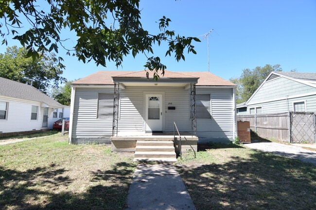 Building Photo - 206 S 25th St Rental