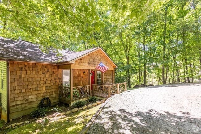 Building Photo - Convenient Tranquility Rental