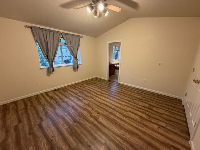Photo - 4120 SW Reindeer Ave